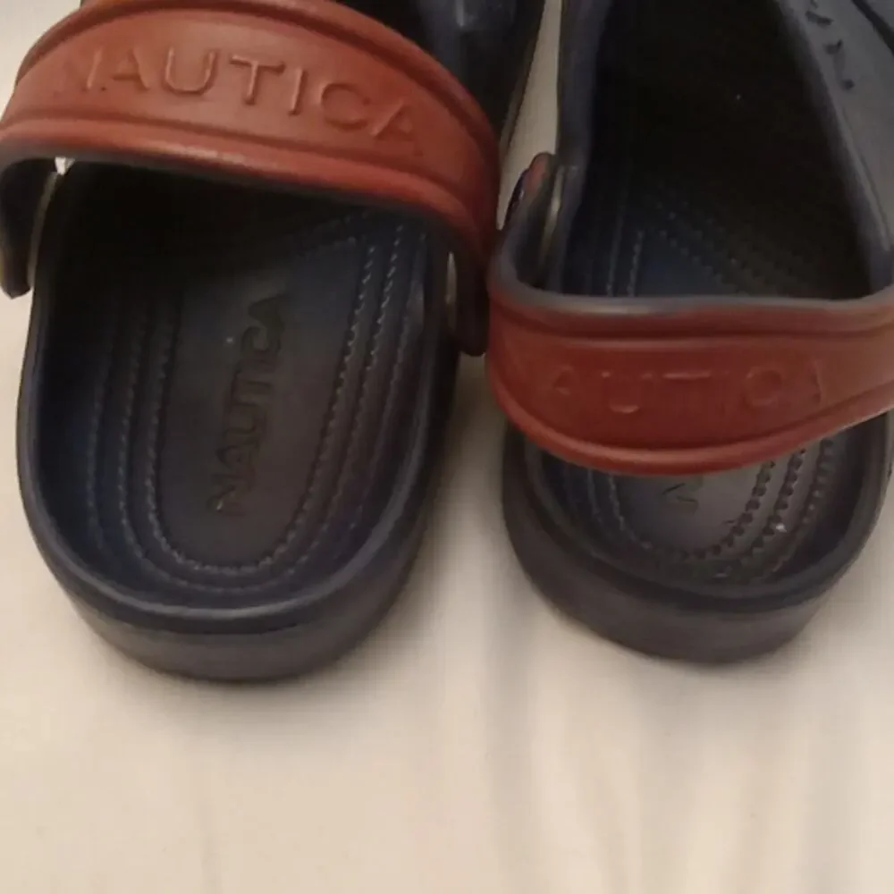 Nautica Kids Size 8 Navy and Red Clog Sandals Athleisure, Summer, Fun Beach
